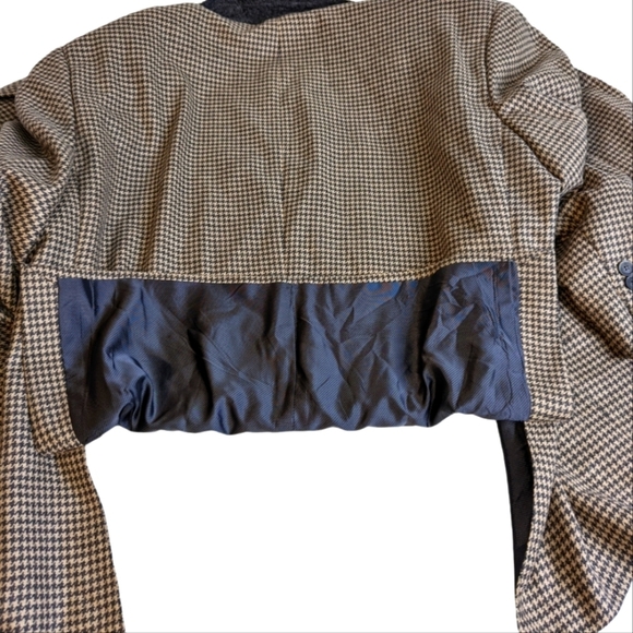 Hickey Freeman (Loro Piana) Houndstooth Men's Blazer... See Measurements - Picture 9 of 13